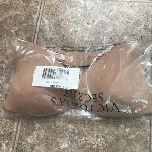 NWT🎉 Victoria’s Secret No Underwire T-Shirt Bra